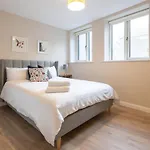 2nd Floor Stylish 2-bed * ドロイダ
