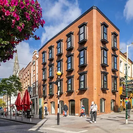 2nd Floor Stylish 2-bed アパート ドロイダ