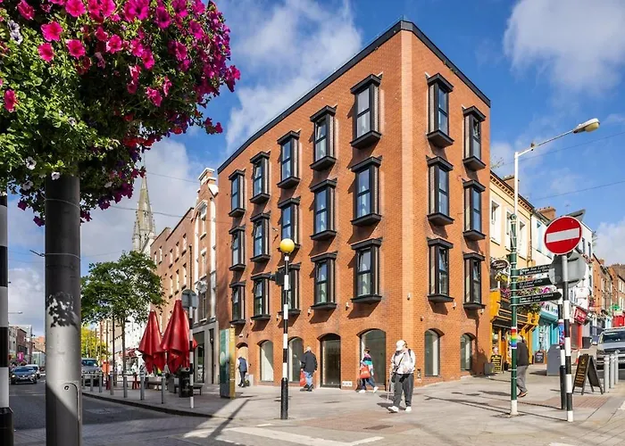 2nd Floor Stylish 2-bed アパート ドロイダ