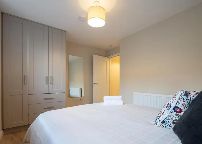 アパート 2nd Floor Stylish 2-bed *